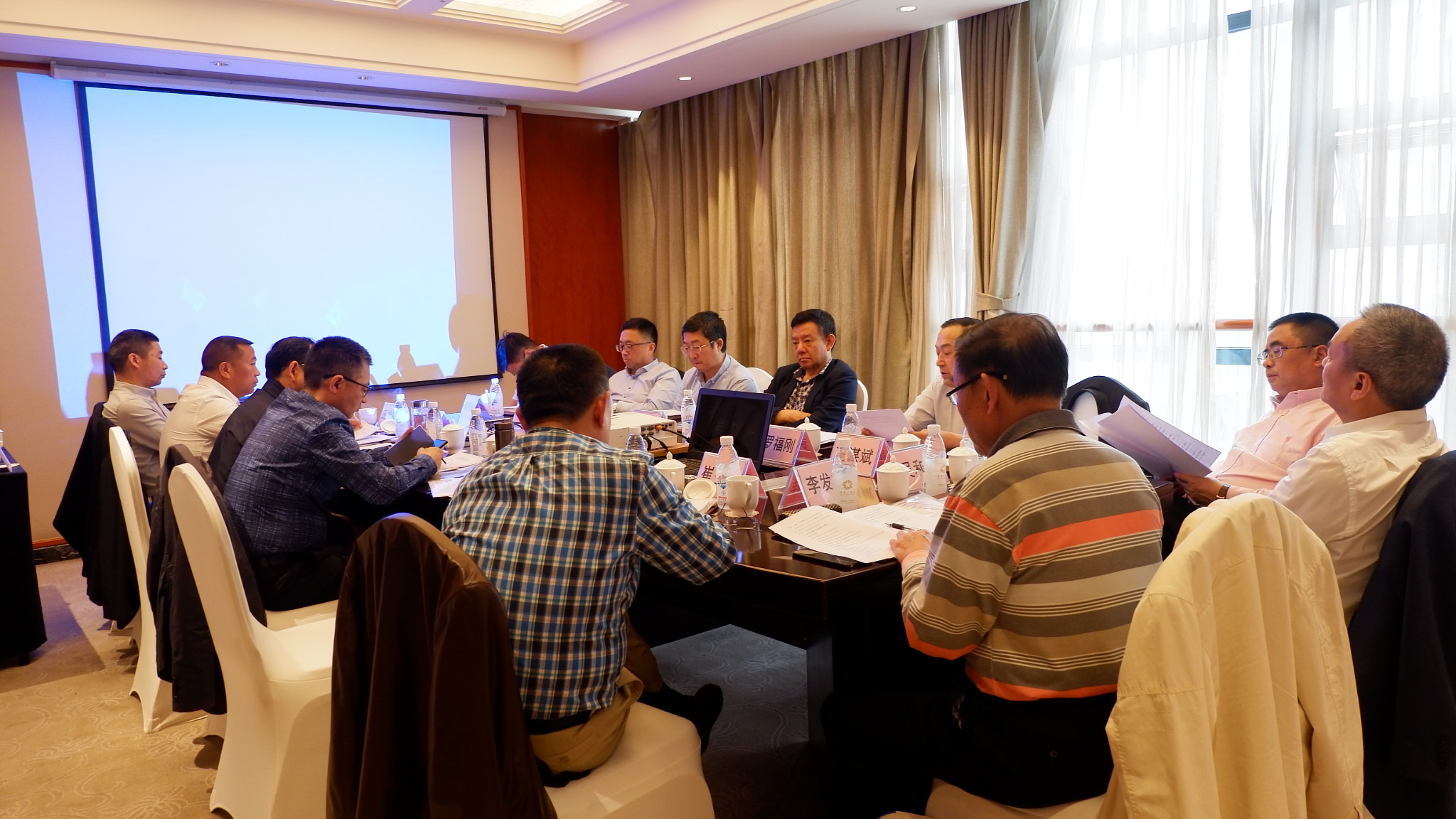 省紙協(xié)第六屆理事會(huì )第九次會(huì )長(cháng)工作會(huì )一角