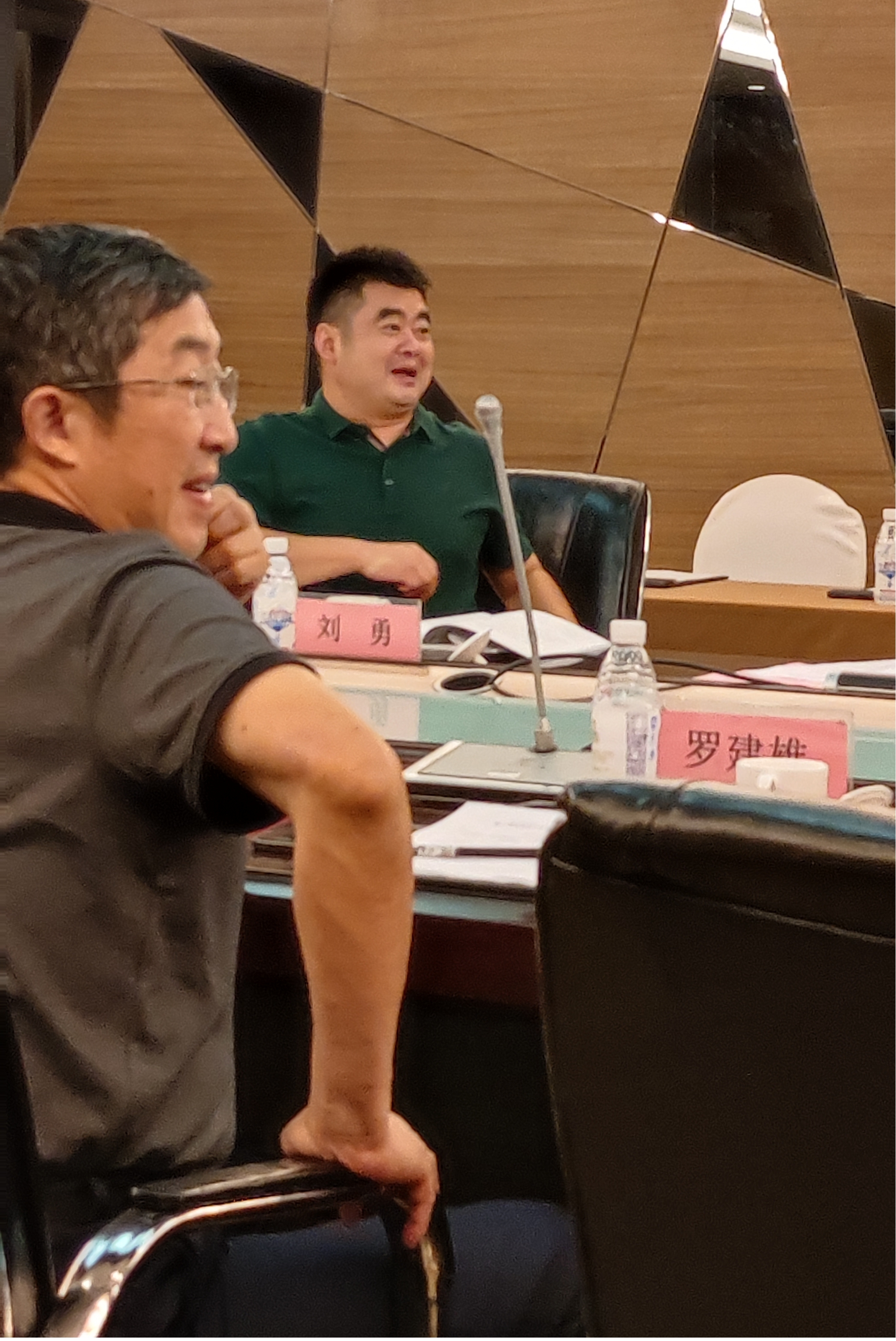 省紙協(xié)第六屆理事會(huì )副理事長(cháng)劉勇發(fā)表講話(huà)